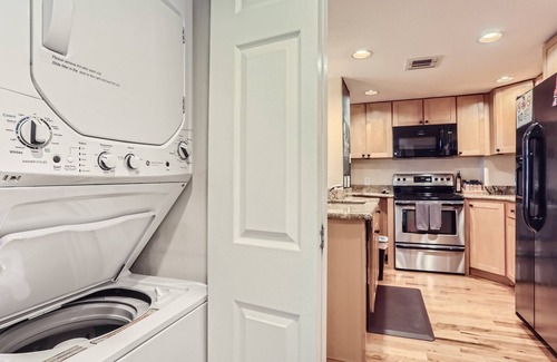Downtown Denver Condo | Prime location Downtown Denver Cozy 2-bedroom condo in peaceful Denver