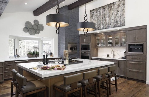 Vail House | Prime Vail Village stay: walk to lifts, dining, trails & shops from Avanti Chale