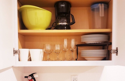 University Apartment | Private and Spacious 2 Bedroom w/ Full Kitchen near DU