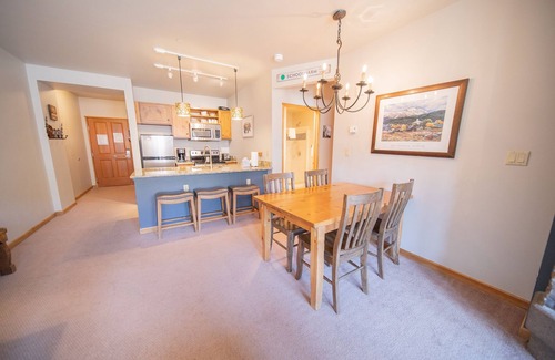 River Run Condo | Private Balcony River Run Village, Walk to Slopes