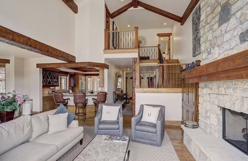 Gore Creek Place House | Private Gore Creek Townhome by RedAwning - Save 20% on 7+ Nights!