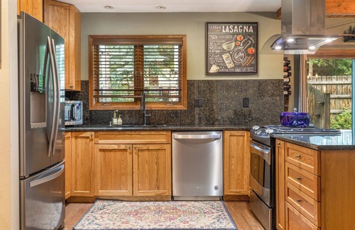 Eagle-Vail House | Private Hot Tub & Pet Friendly - Beds for any group dynamic