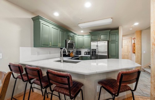 Four O'Clock House | Private Hot Tub, Walk to Chairlift/Main St/Hiking