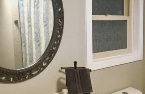 Perry Park Resort | Private room ∙ 4 guests