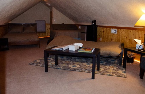 Lincoln Park Resort | Private room ∙ 6 guests