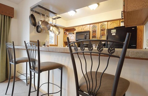 Fraser House | Private vacation home 5 bedroom, pet friendly & clubhouse amenities