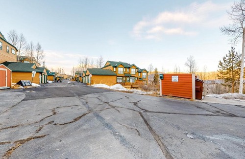 Wildernest Hotel | Prospector Village 105