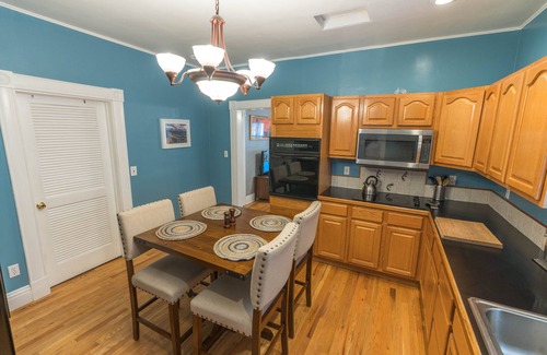Colorado Springs Cottage | Quaint cottage close to downtown & Old Colo City!