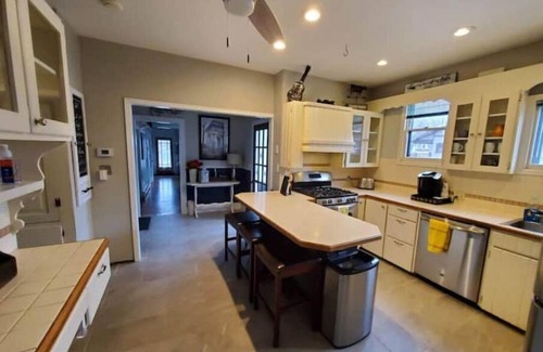 Loveland House | Quaint House in Downtown Loveland (Entire House)