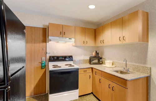 Aurora Hotel | Quality Inn & Suites Denver Airport - Gateway Park
