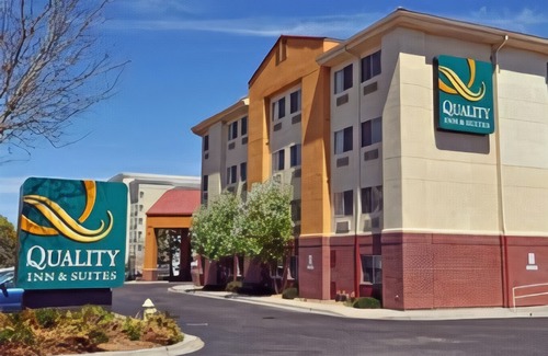 Dupont Hotel | Quality Inn & Suites Denver International Airport