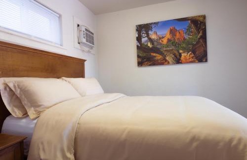 Central Colorado Springs Hostel | RAD Hostel