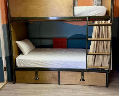 Central Colorado Springs Hostel | RAD Hostel