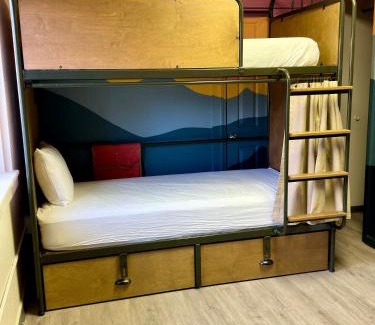 Central Colorado Springs Hostel | RAD Hostel