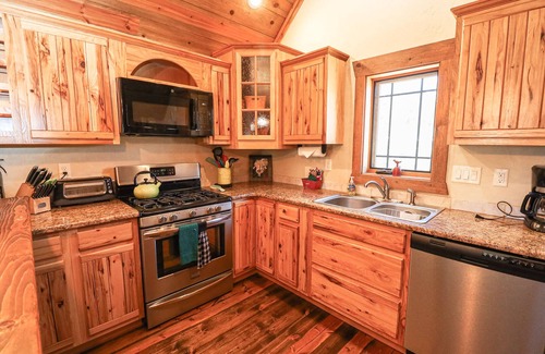 Grand Lake Cabin | Ragland Cabin - Charming Quintessential Colorado Mountain Getaway!