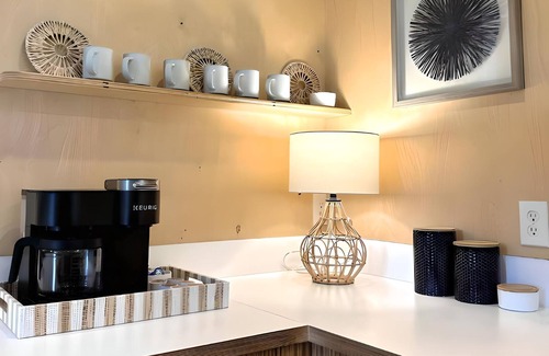 Redlands House | Redlands Oasis: Hot Tub, Pool Table, Near Biking, Hiking, Colorado River Bliss!