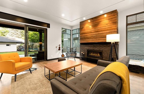 Old Town West Apartment | Relaxing in Paradise w Private Roof Top Deck!!
