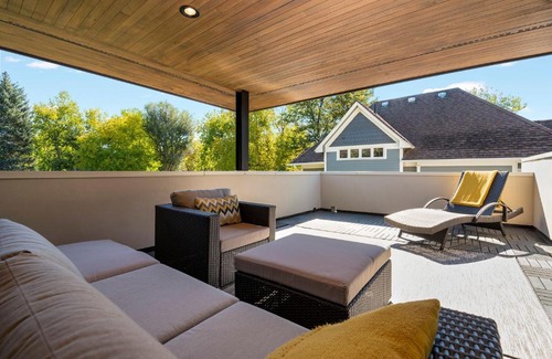 Old Town West Apartment | Relaxing in Paradise w Private Roof Top Deck!!