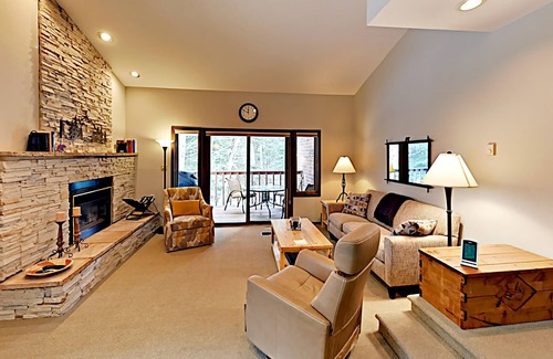 Steamboat Springs House | Remodeled, 3-Story Townhome with Private Sauna & Gas Fireplace - Near Lifts