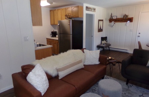 Blue River Condo | Remodeled Gem 3 bedrooms On the Free Shuttle Route with views in Blue River