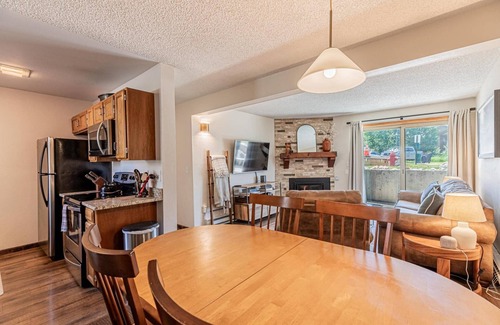 Steamboat Springs Condo | Remodeled & Immaculate! Walk to Resort & Steps to FreeBus+Pool-HotTub-Grill-W/D in Unit-Fireplace