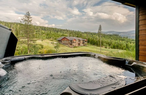 Rendezvous House | Rendezvous Hideaway | Walk To Town! Close To Slopes! | Private Hot Tub