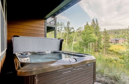 Rendezvous House | Rendezvous Hideaway | Walk To Town! Close To Slopes! | Private Hot Tub