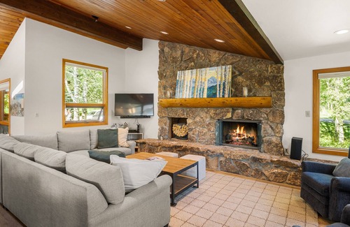 Snowmass Village House | Retreat Home w/ hot tub, on shuttle route for access to slopes and trails!