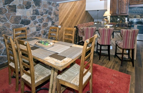 Avon House | Ridgepoint Townhome 202 | 3BR + loft Modern Mountain Getaway