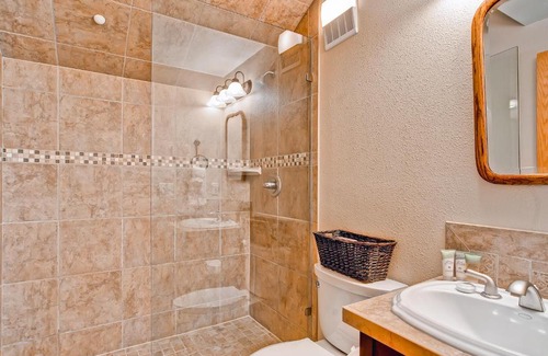 Avon Apartment | Ridgepoint Townhomes by East West Hospitality