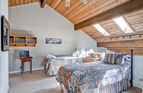 Avon Apartment | Ridgepoint Townhomes by East West Hospitality