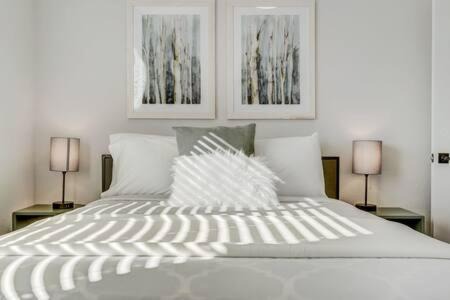 East Colorado Springs House | Rising Star Garden of the Gods Newly Renovated