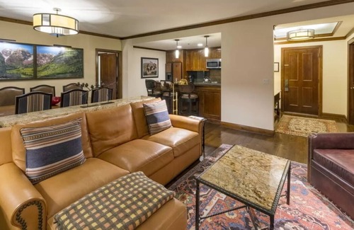 Aspen Condo | Ritz Carlton Club 3BR/3BA suite w/Slopeside Mountain View - SKI IN/SKI OUT!