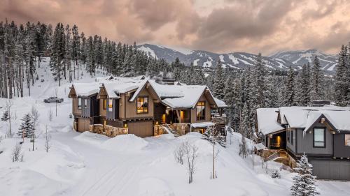 Breckenridge House | River Haus