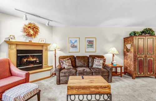Historic District House | River Mountain Lodge W217