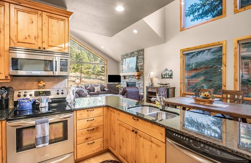 Estes Park House | River Rock Retreat – Townhome on Fall River, Near RMNP Entrance – EV #6032