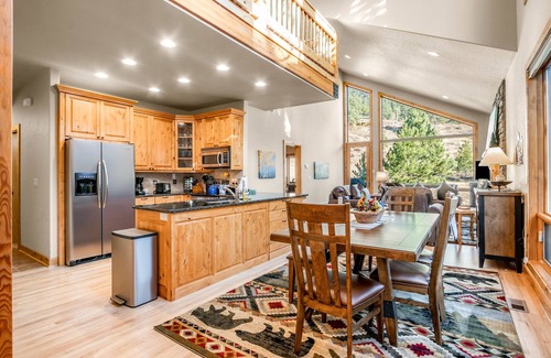 Estes Park House | River Rock Retreat – Townhome on Fall River, Near RMNP Entrance – EV #6032