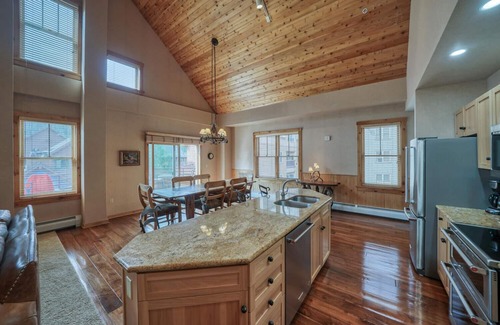 River Run Condo | River Run Village Walk To Gondola Pool Hot Tubs Restaurants and Shops DELUXE