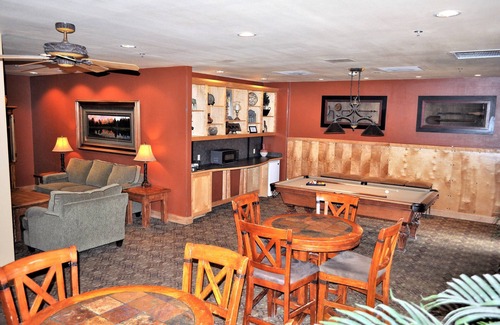 River Run Condo | River Run Village | Walk to Gondola | Pool + Hot Tubs | Deluxe 2BR