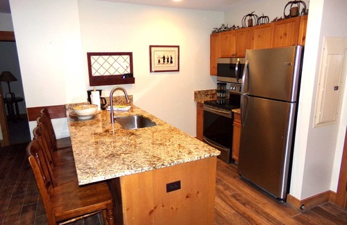 River Run Condo | River Run Village Walk To Gondola Pool Hot Tubs Restaurants and Shops DELUXE