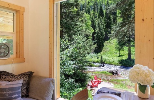 Aspen Cabin | River's Edge | Experience Maroon Bells @ T-Lazy 7