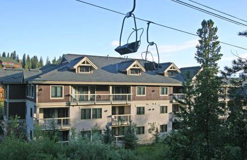 Four O'Clock Apartment | Riverbend Lodge 105 by Great Western Lodging