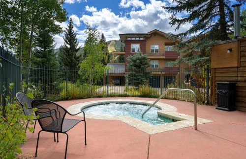 Old Town Apartment | Riverside Retreat condo