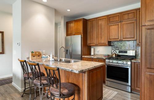 Old Town Apartment | Riverside Retreat condo