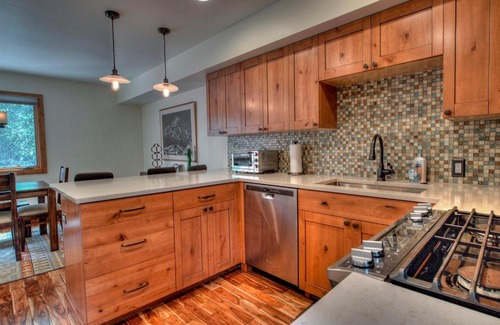 Intermountain House | Robins Nest
