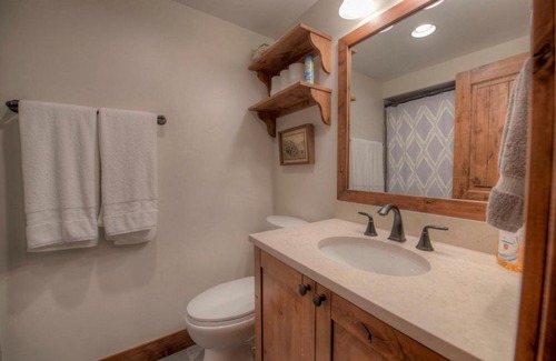 Intermountain House | Robins Nest