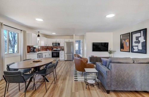 West Colorado Springs House | Rockies Royale! Game Night Retreat w/Hot Tub