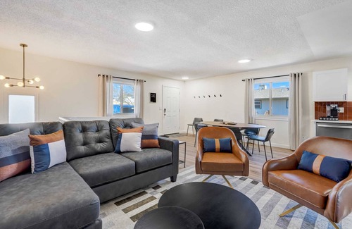 West Colorado Springs House | Rockies Royale! Game Night Retreat w/Hot Tub