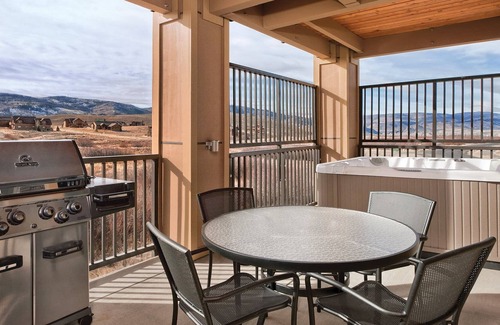Grand Elk Ranch Resort | Rocky Mountain Preserve Resort 2bdr Deluxe Queen