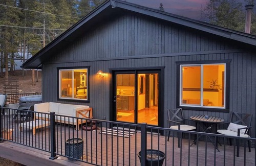 Shadow Mountain Cabin | Romantic mountain getaway or family escape. NEW HOT TUB!